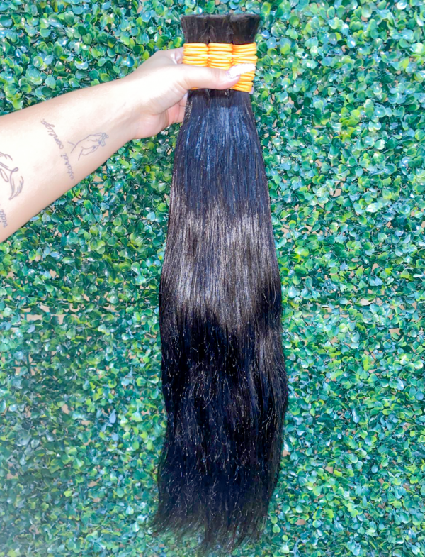 Cabelo Liso com Leves Ondulações